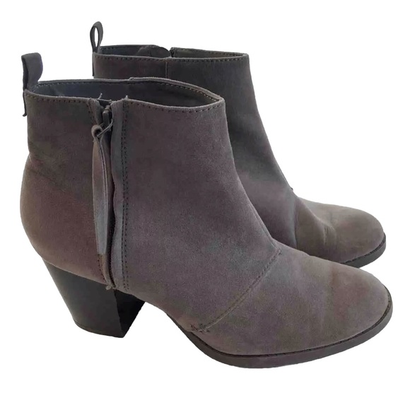 Old Navy Womens Gray Suede Ankle Boots sz 10 heels - Picture 1 of 8